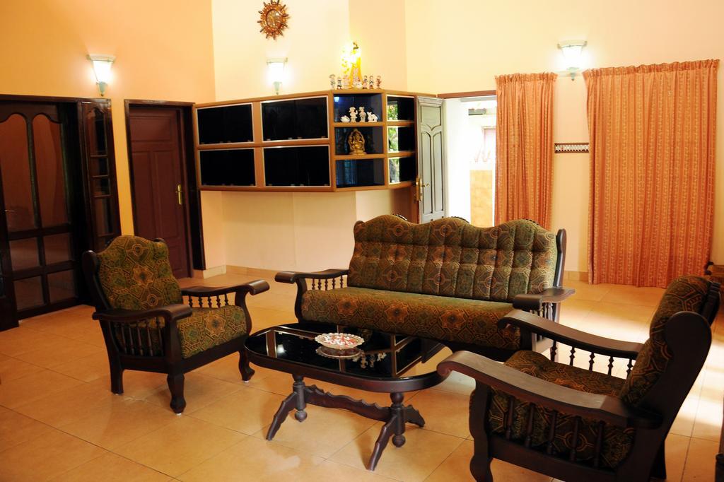 Muralee'S Riverside Villa In Kochi Holiday home Kochi