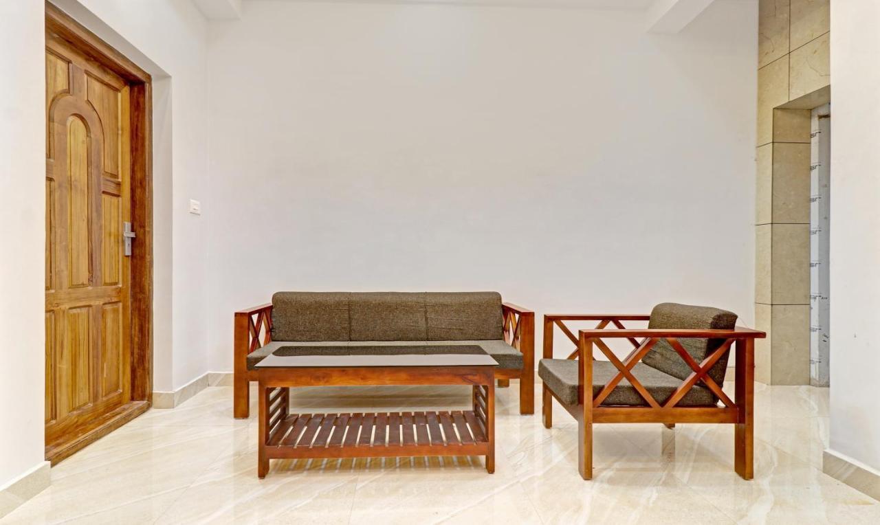 Itsy Palm Grove By D2v 3* Kochi