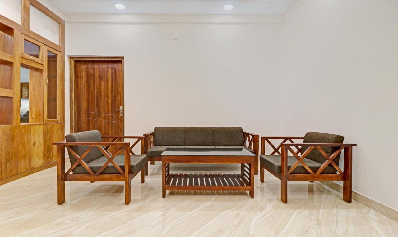 Hotel Itsy Palm Grove By D2v Kochi