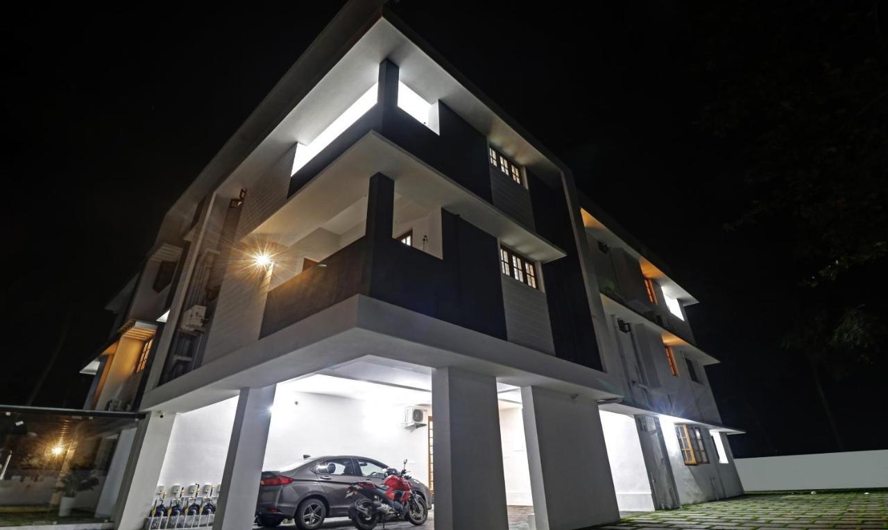 Itsy Palm Grove By D2v Kochi
