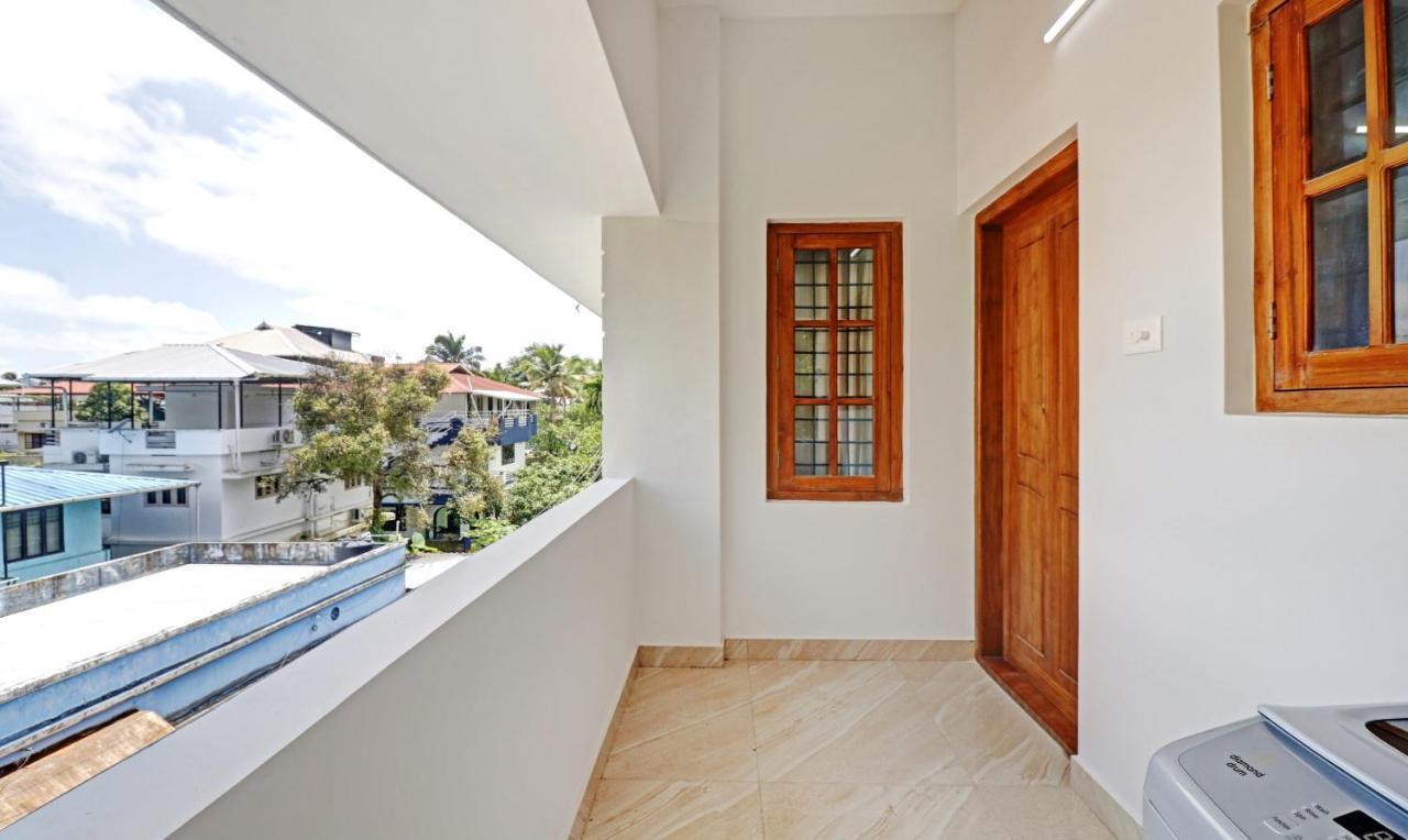 Hotel Itsy Palm Grove By D2v Kochi