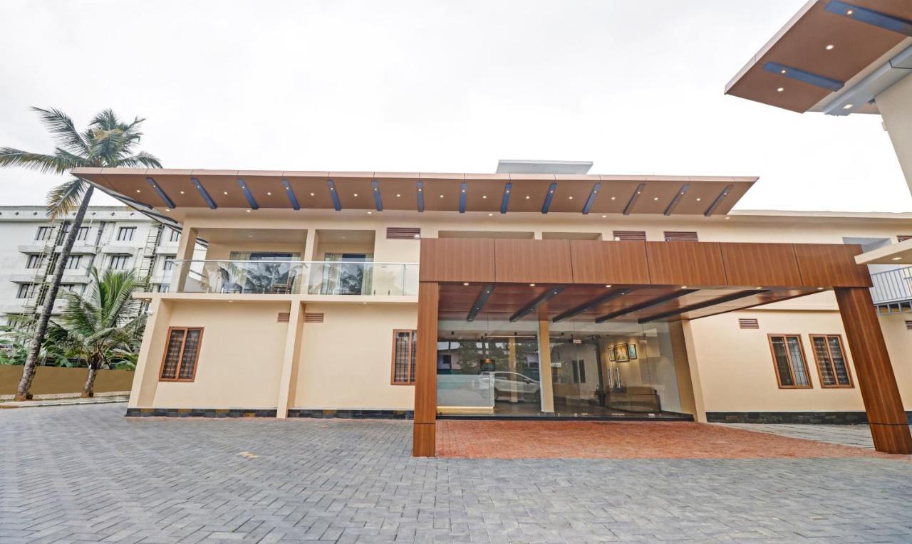 Hotel Treebo Grand Vistara Airport Kochi