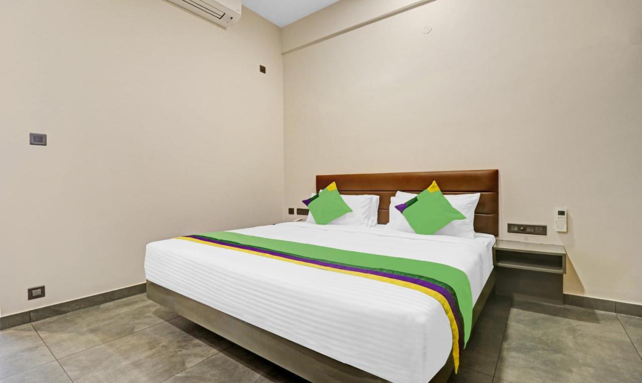 Treebo Grand Vistara Airport 3*