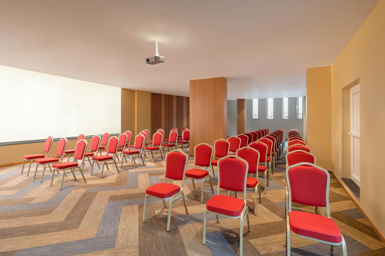 Ginger Kochi, Kalamassery Hotel