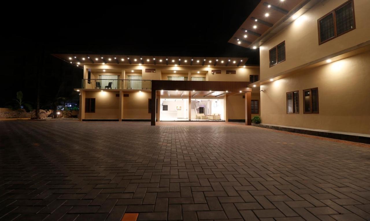 Hotel Treebo Grand Vistara Airport Kochi