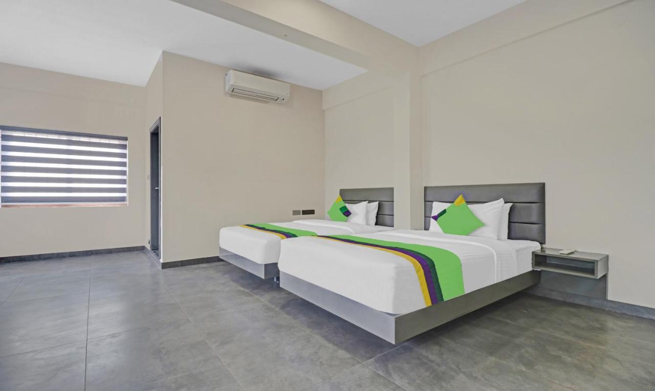 Treebo Grand Vistara Airport 3*