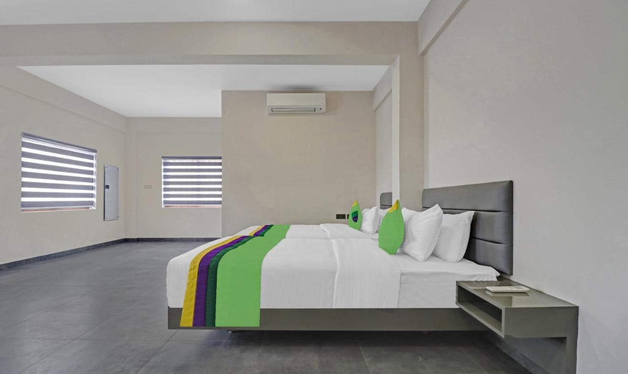 Hotel Treebo Grand Vistara Airport