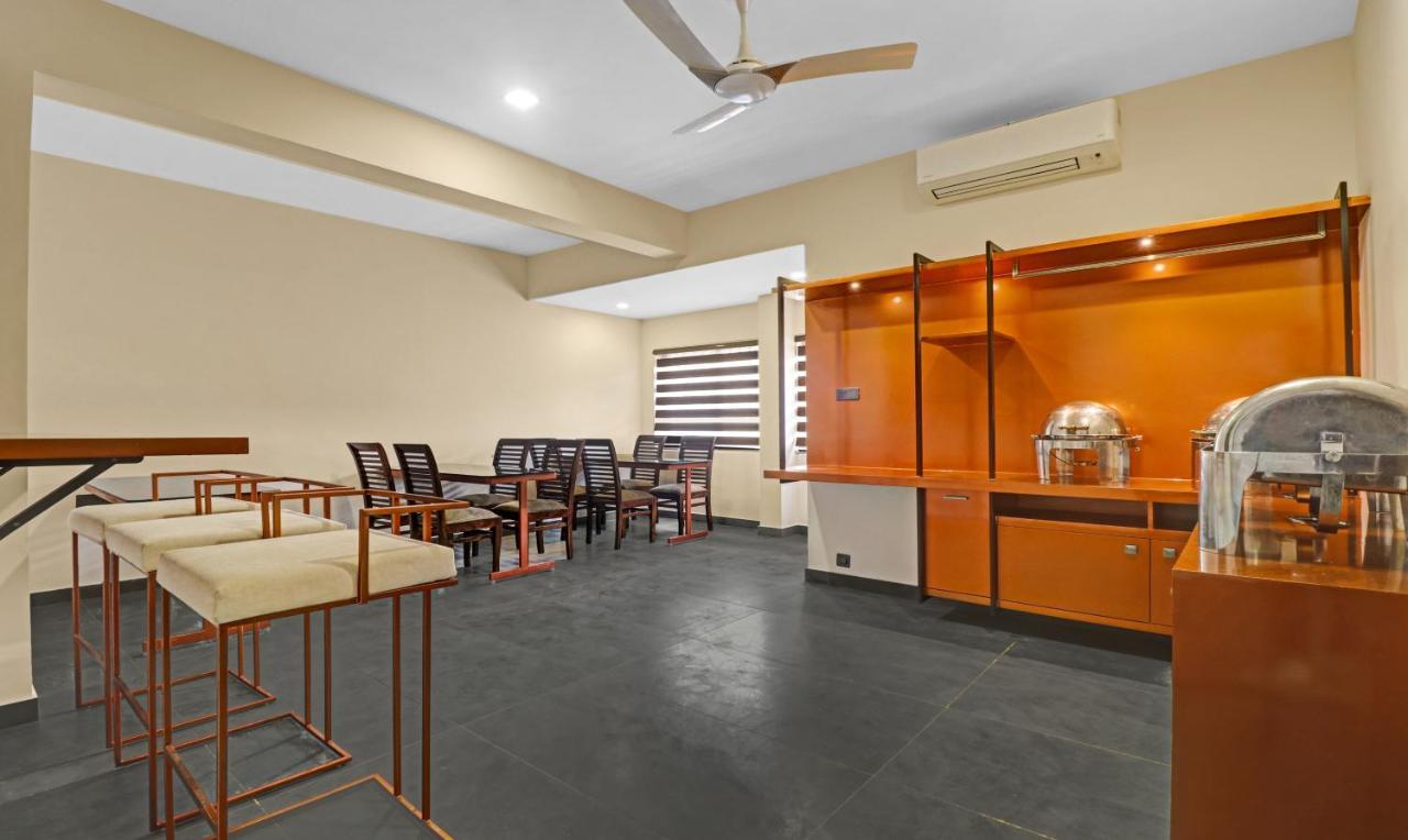 Hotel Treebo Grand Vistara Airport