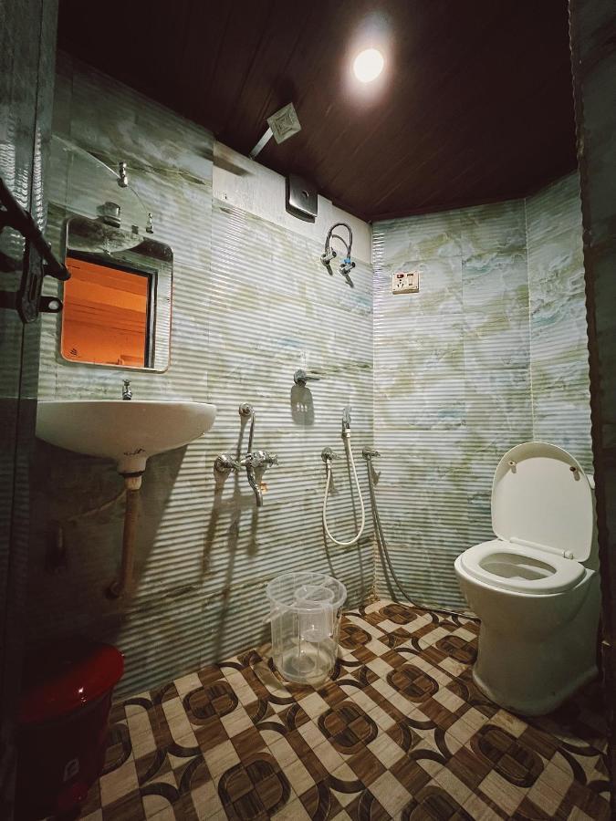 Bunk House Hostel *