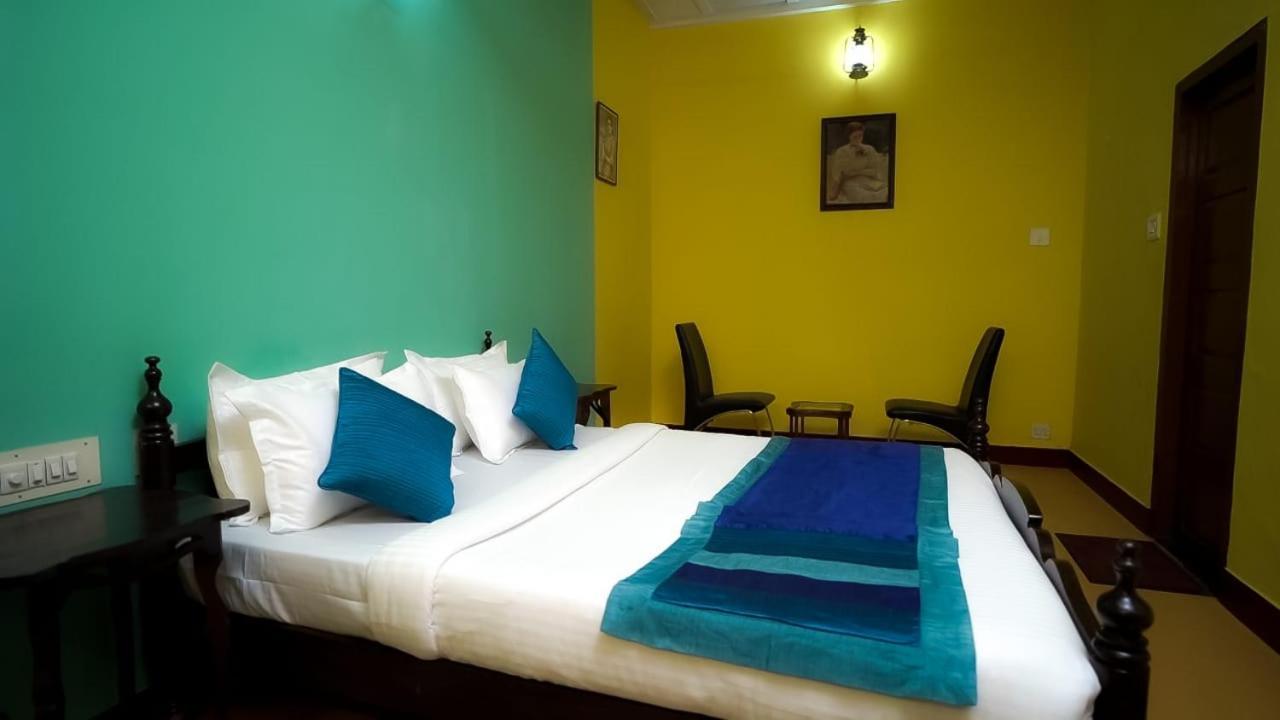 Elphinstone Residency Bed & Breakfast 2*
