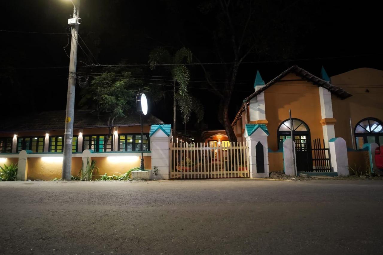 Elphinstone Residency