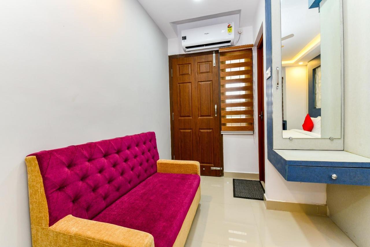 Hotel Capital O 30549 D Kochi