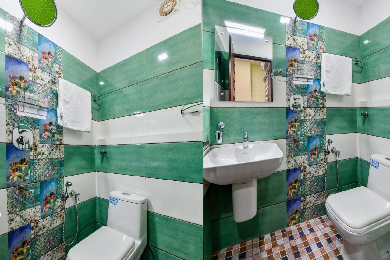 Capital O 30549 D Hotel Kochi