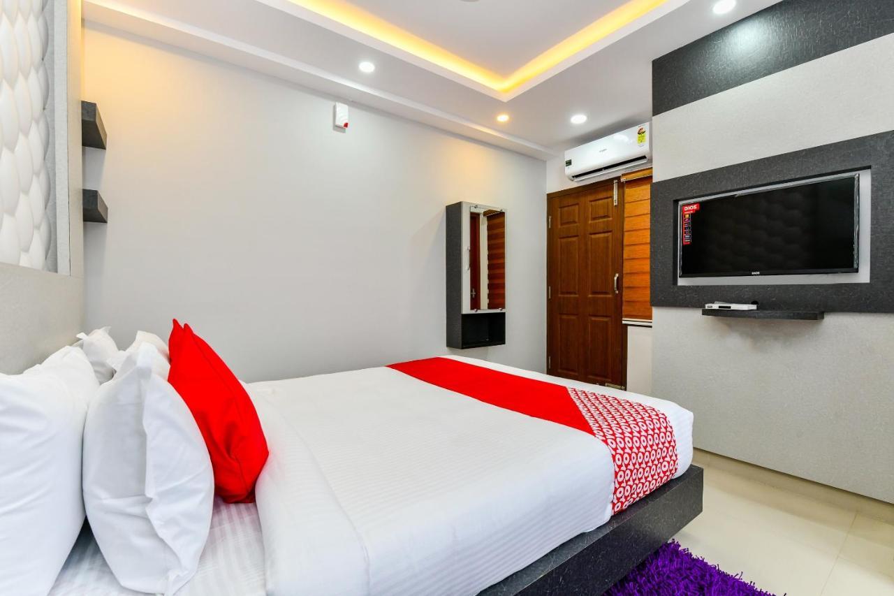 Capital O 30549 D Hotel