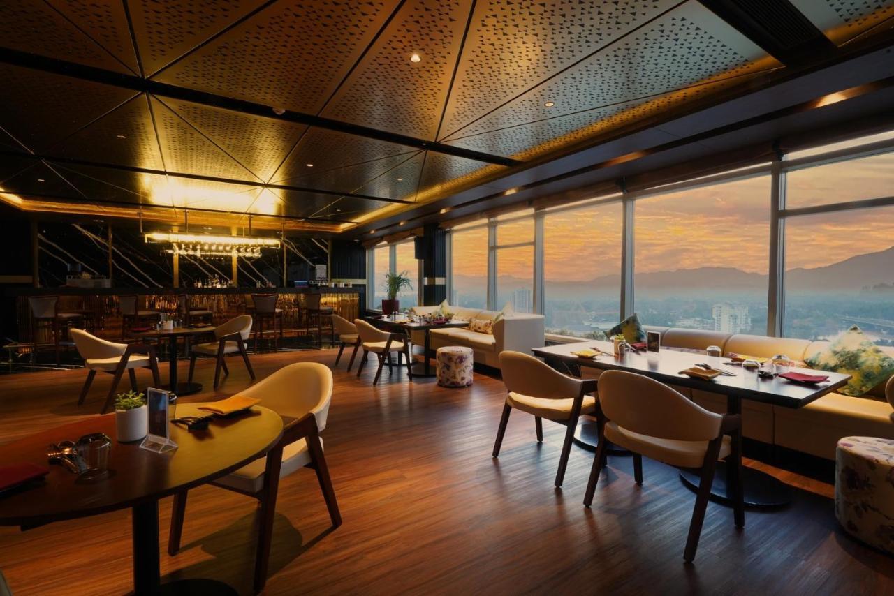 Crowne Plaza By Ihg Hotel 5*