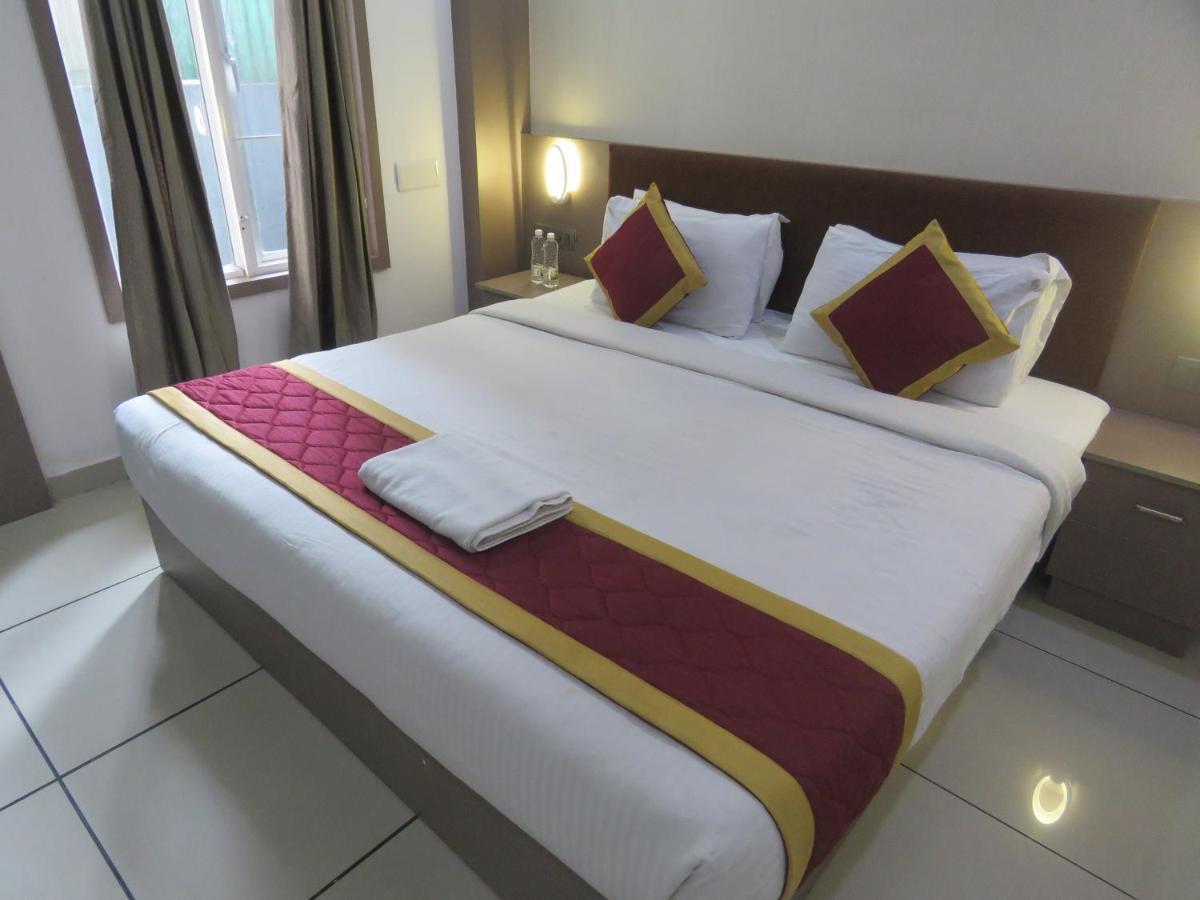 Hotel Reegate Near South Railway Station Kochi