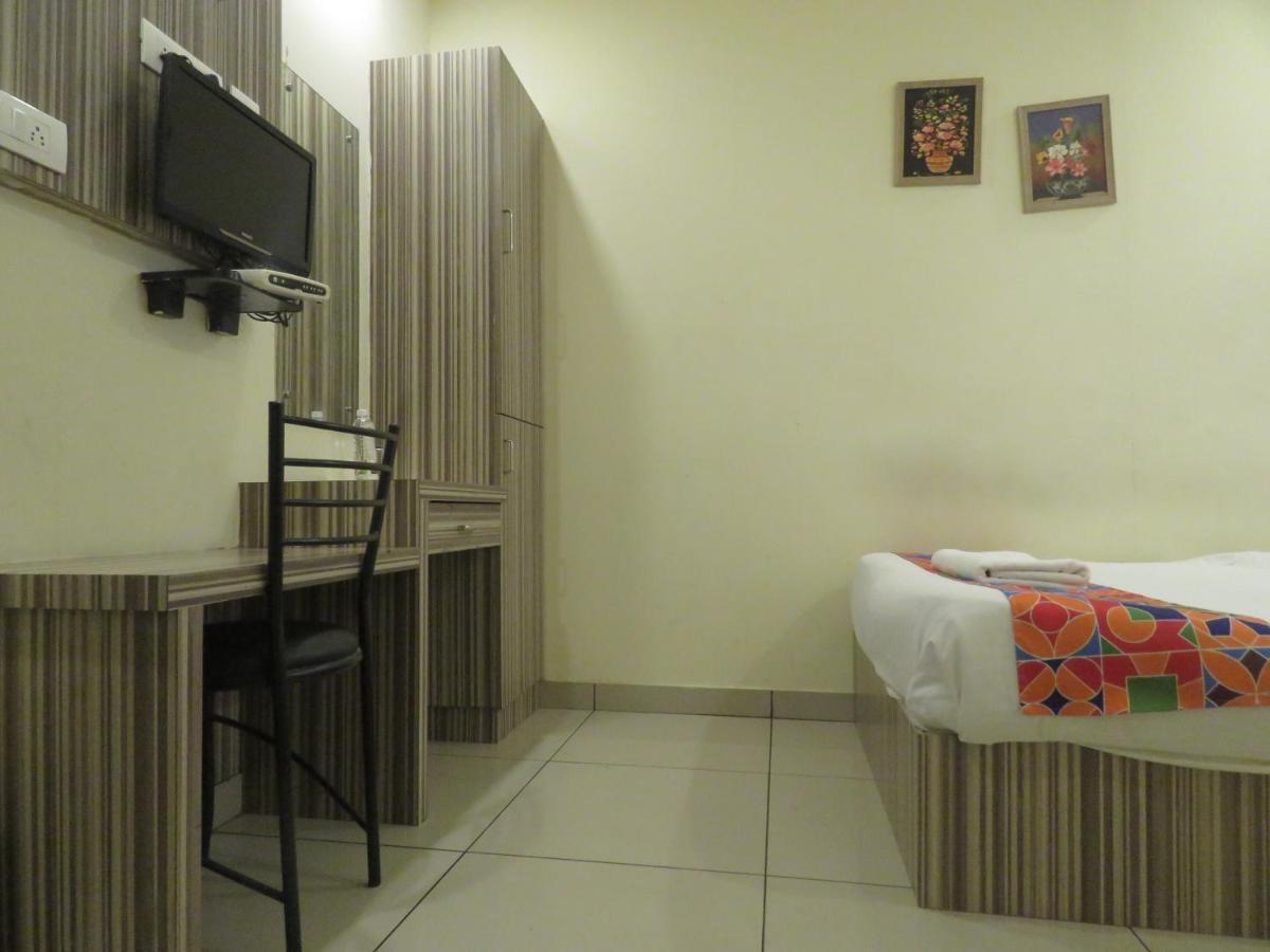 Hotel Reegate Near South Railway Station 3*