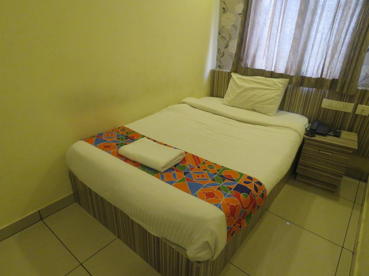 Hotel Reegate Near South Railway Station Kochi