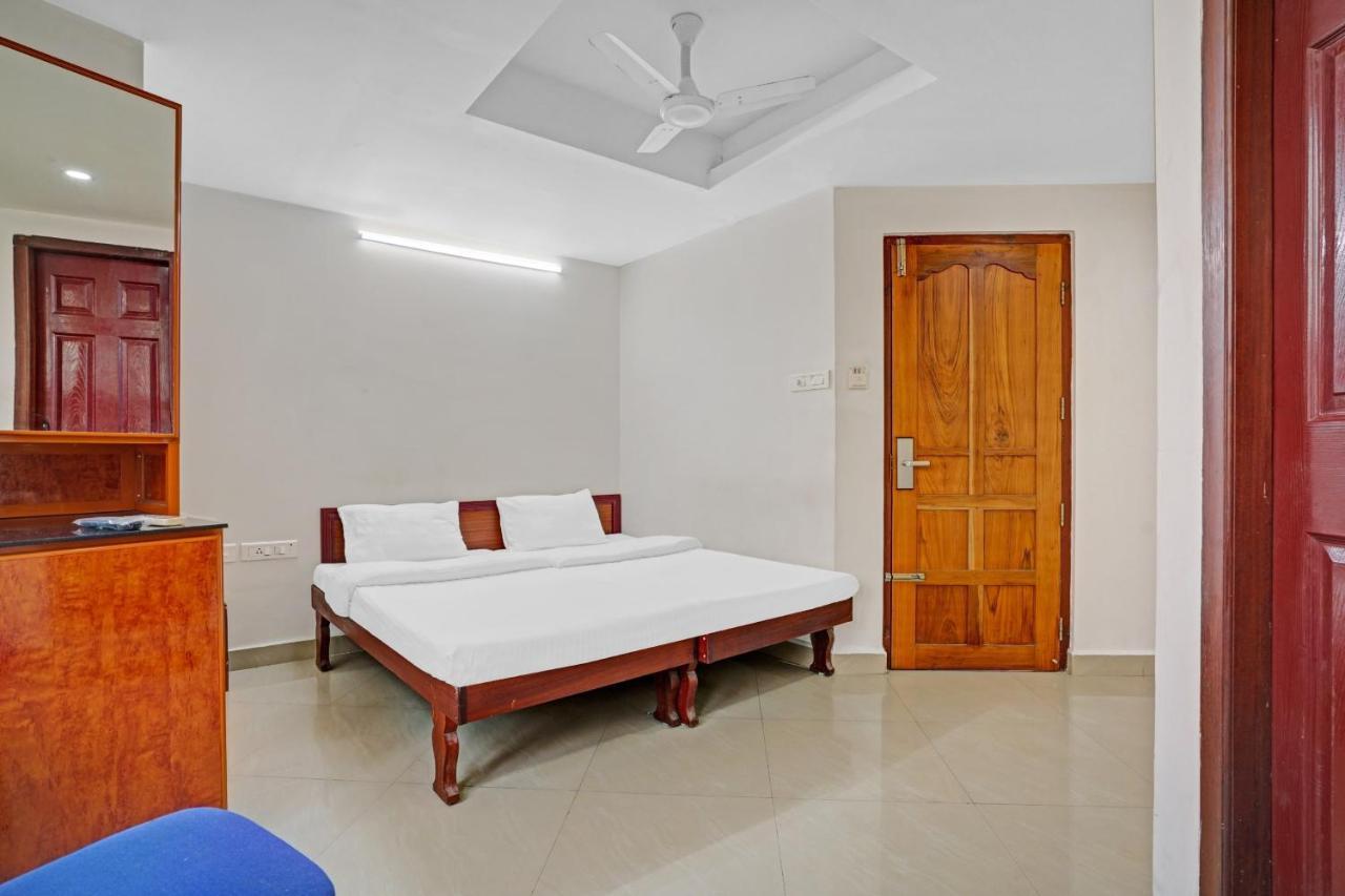 Collection O Aramam Executive Kochi