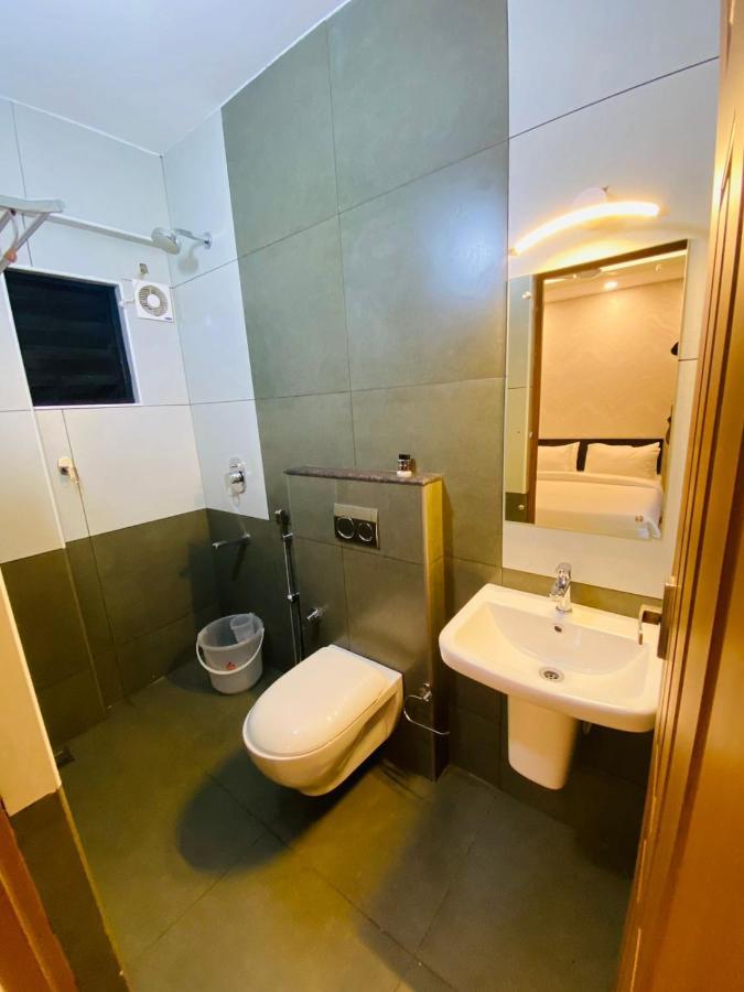 Nujoom & Hotel Kochi