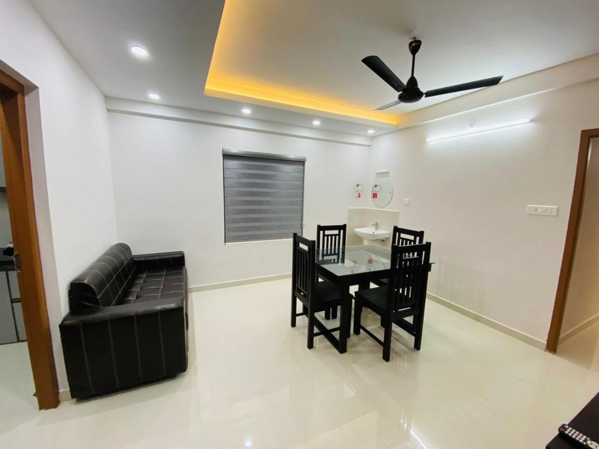 Nujoom & Hotel Kochi