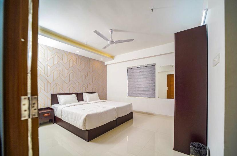 Hotel Nujoom &