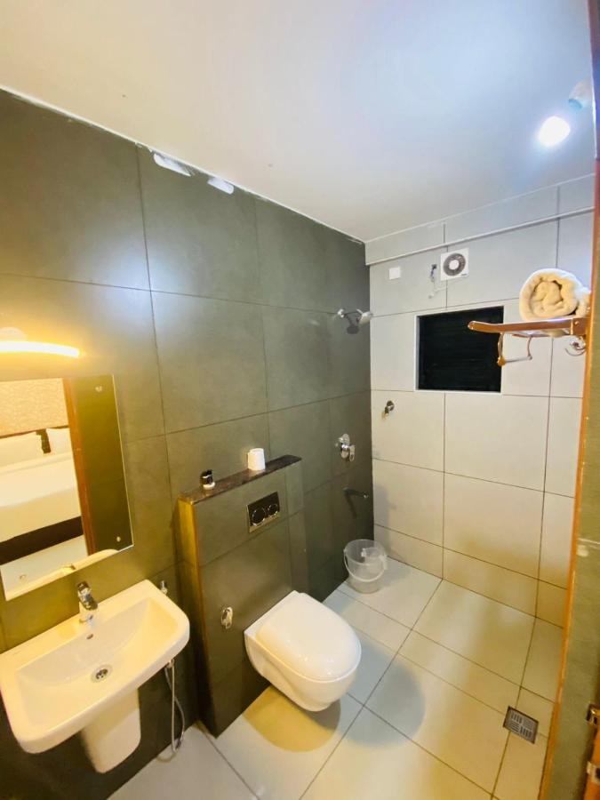 Nujoom & 3* Kochi
