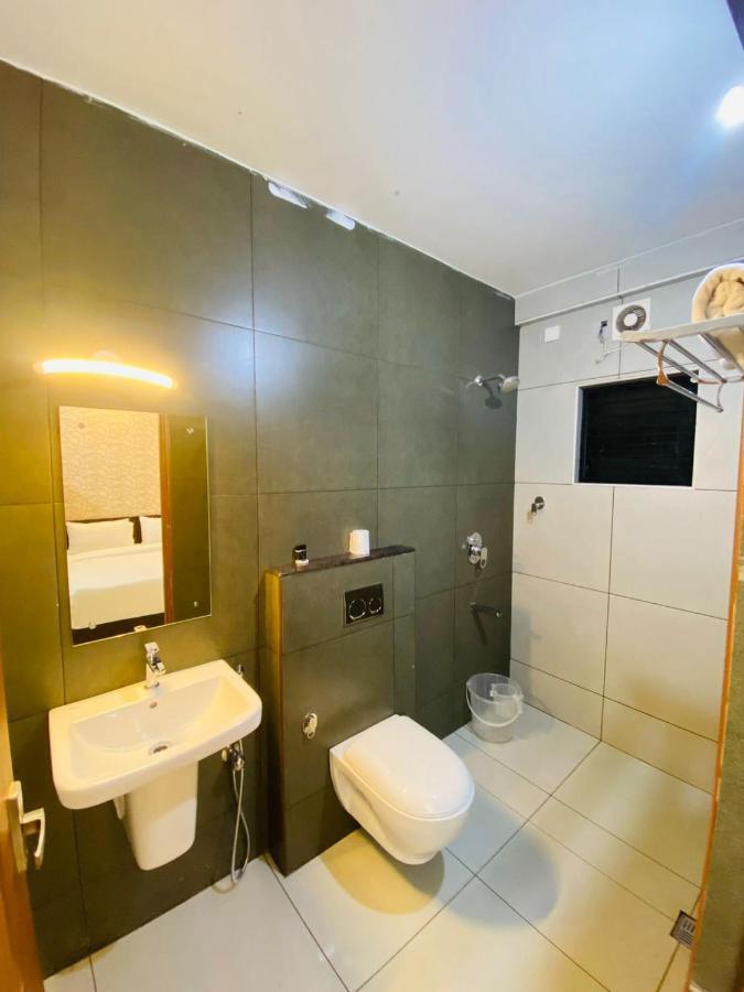 Nujoom & Hotel Kochi
