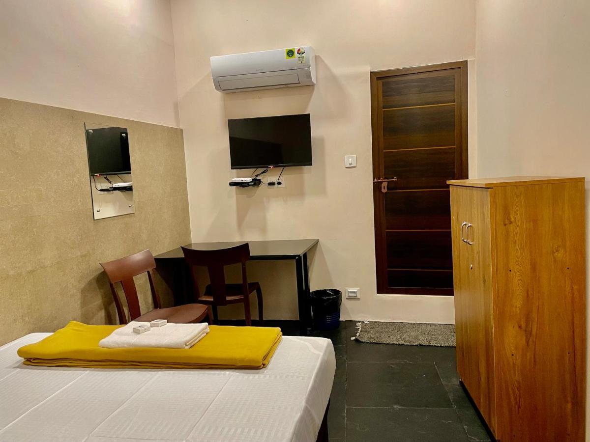 Reach Residency Hotel 2*