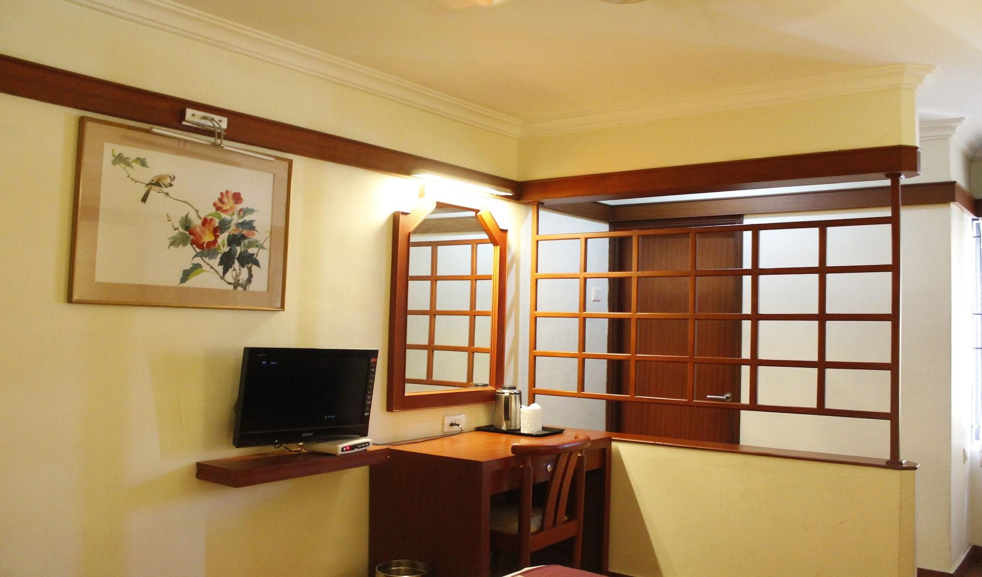 Hotel Aiswarya Kochi