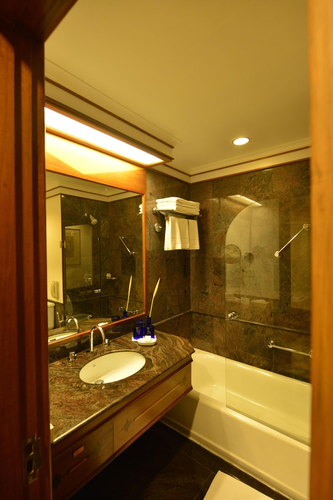 Hotel The Fern-an Ecotel Hotel, Kochi