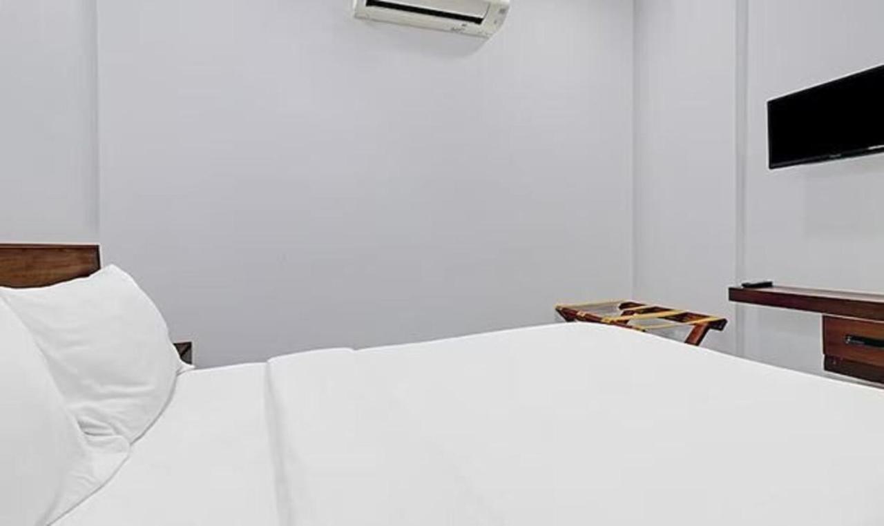Hotel Fabhotel Pgs Kochi