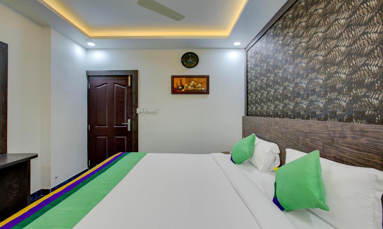 Treebo Shore Residency, 290 M From Lakeshore Hospital Hotel 3*