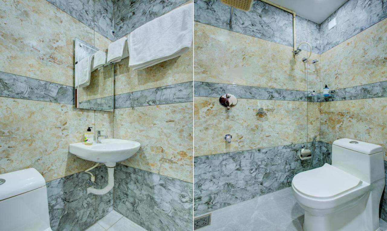 Hotel Treebo Shore Residency, 290 M From Lakeshore Hospital