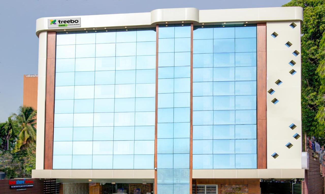 Treebo Shore Residency, 290 M From Lakeshore Hospital Kochi