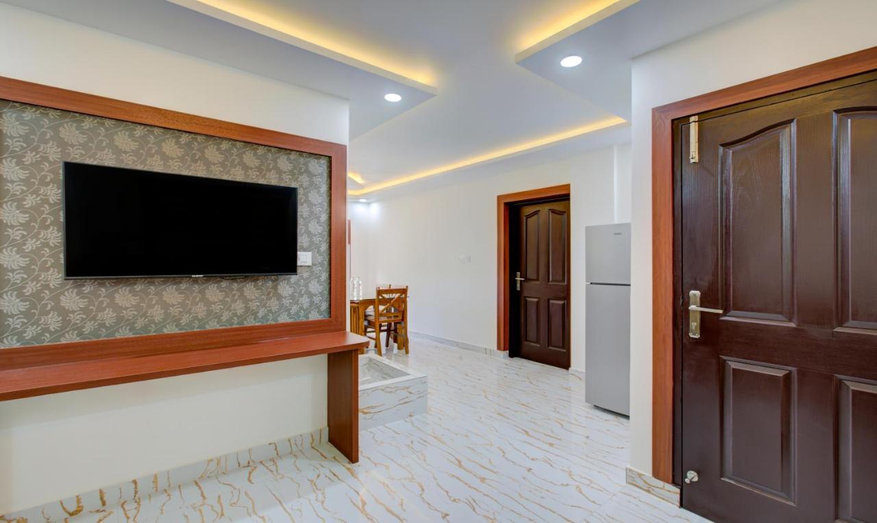 Hotel Treebo Shore Residency, 290 M From Lakeshore Hospital 3*