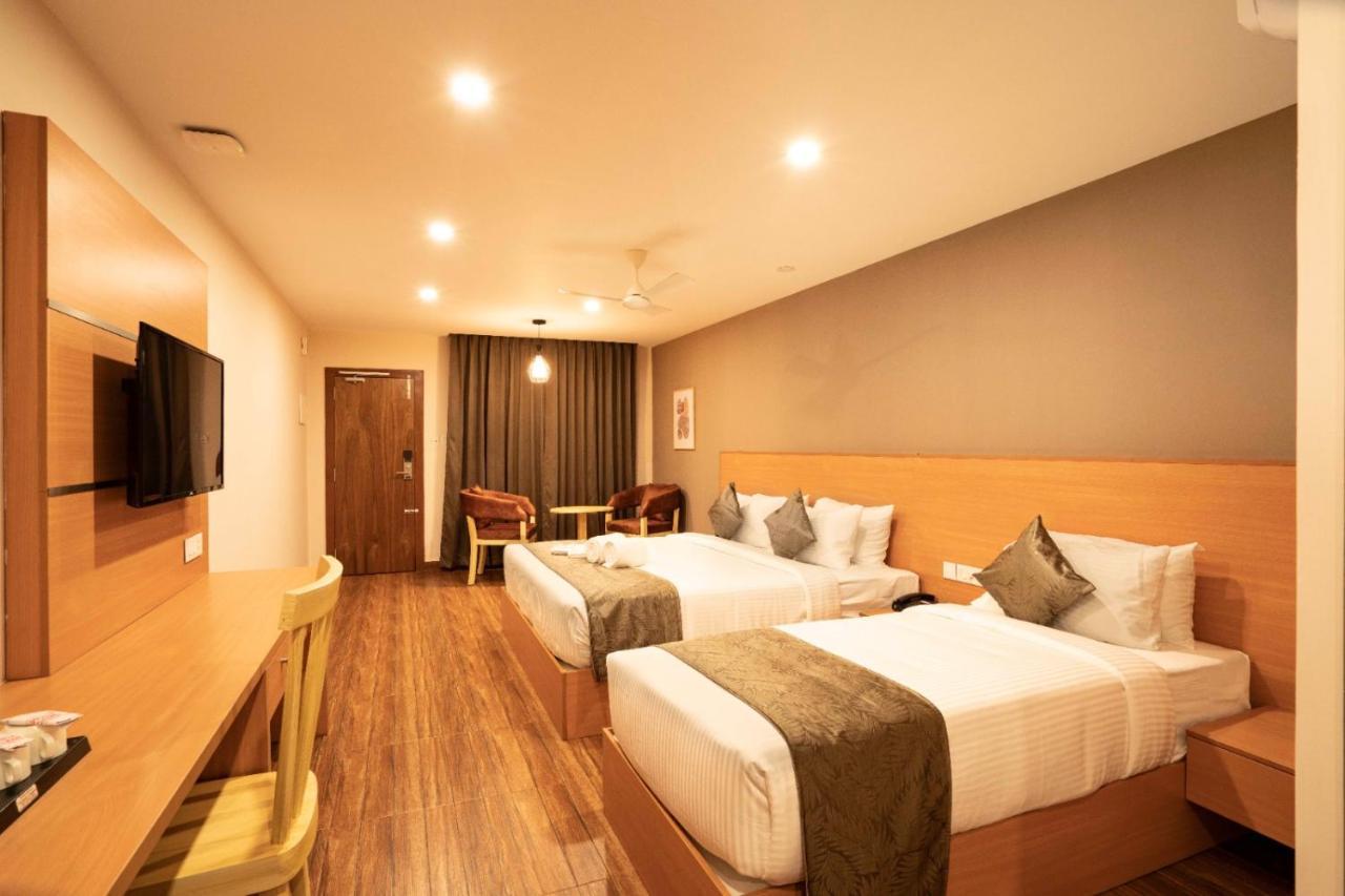 Address7 Hotel *
