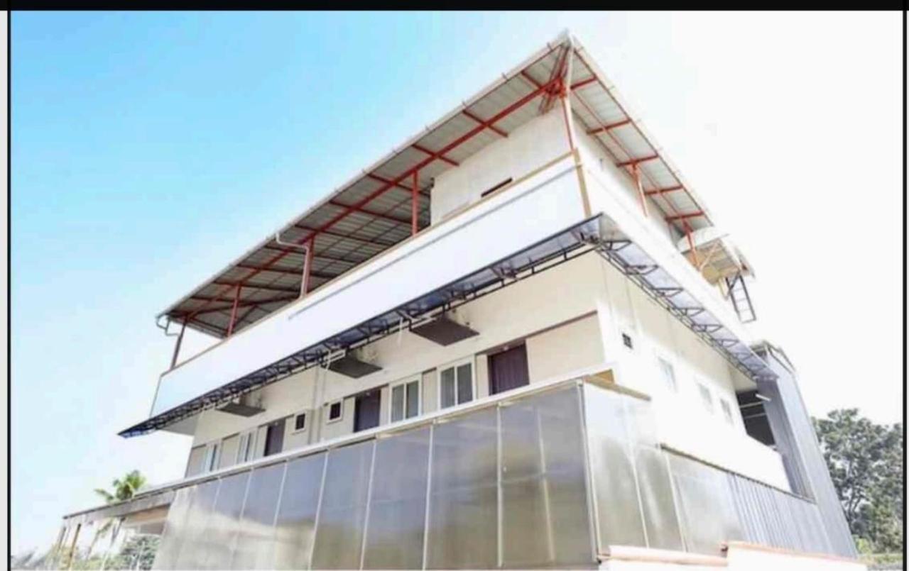 23374 Near Lulu Mall * Kochi