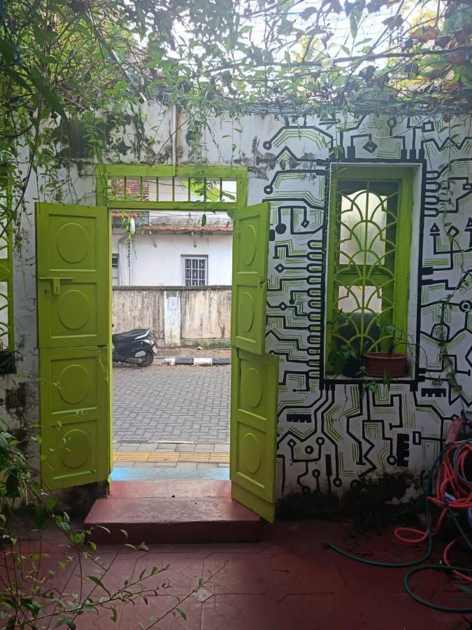 Xhostel Hostel *