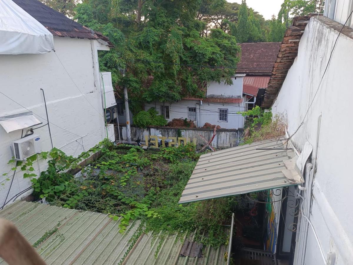 Xhostel