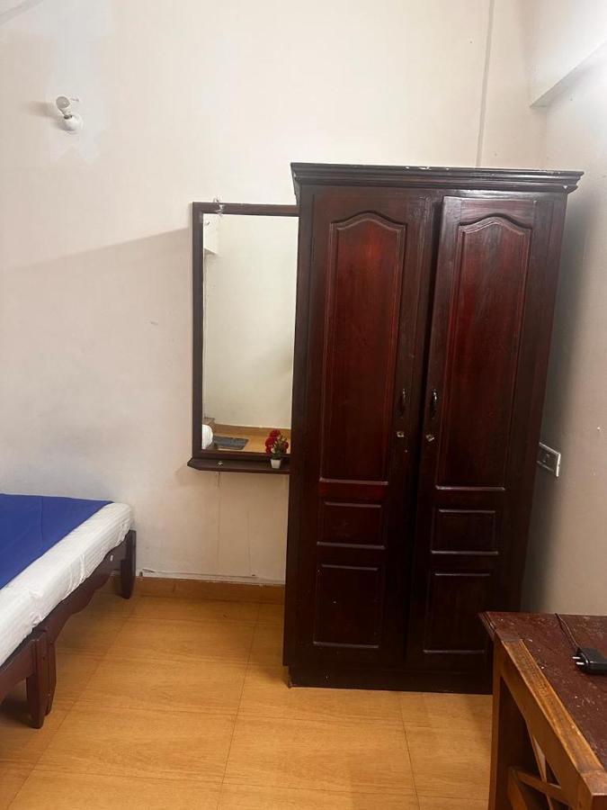 Hostel Xhostel