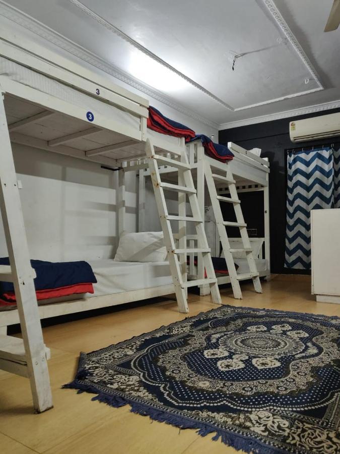 Hostel Xhostel