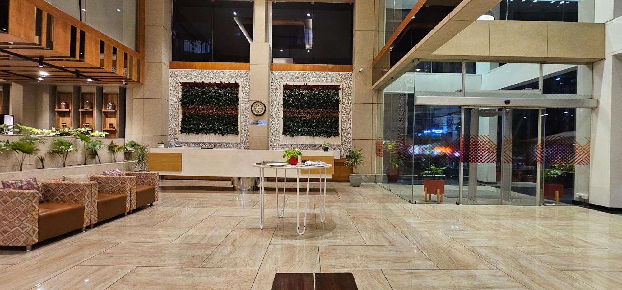 Hotel Ginger Mg Road 4*