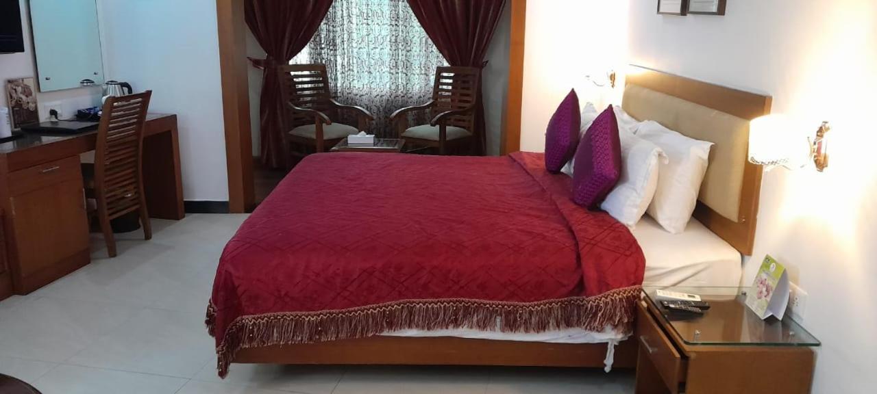 Hill Palace Hotel & Spa 5*