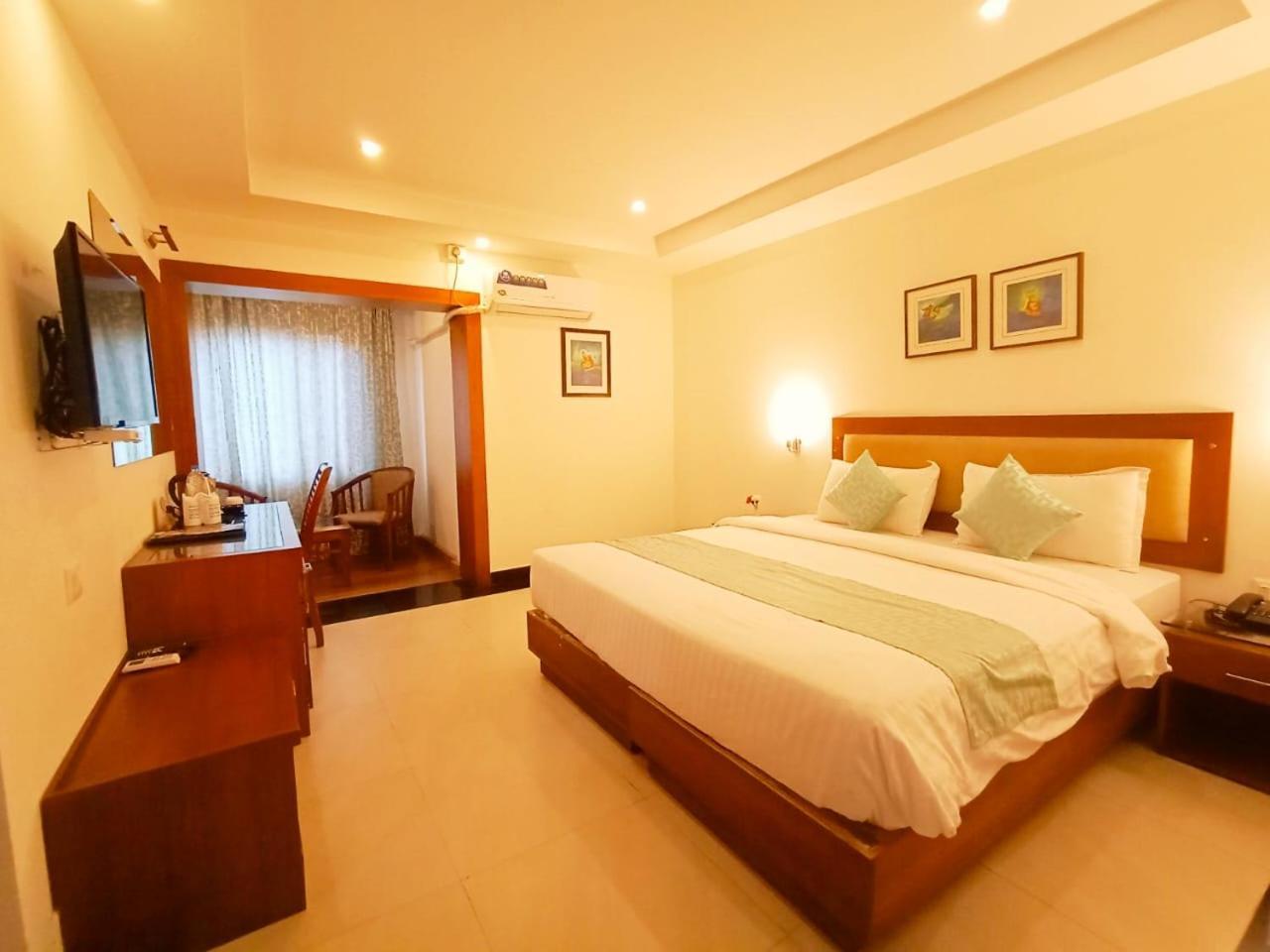 Hill Palace Hotel & Spa 5*