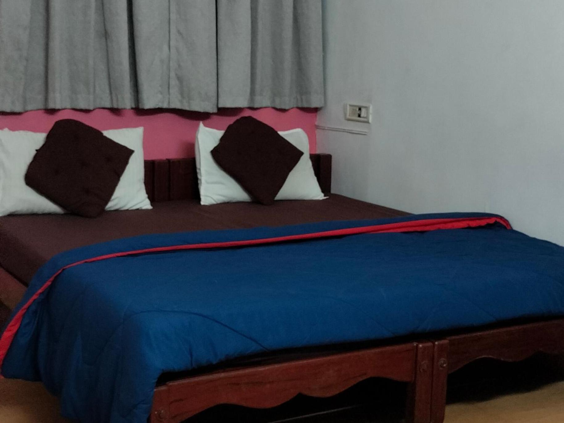 Hostel Xhostel *