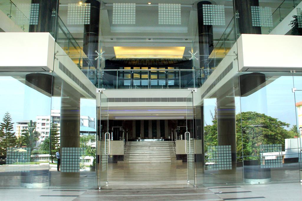 Gokulam Park & Convention Centre Hotel