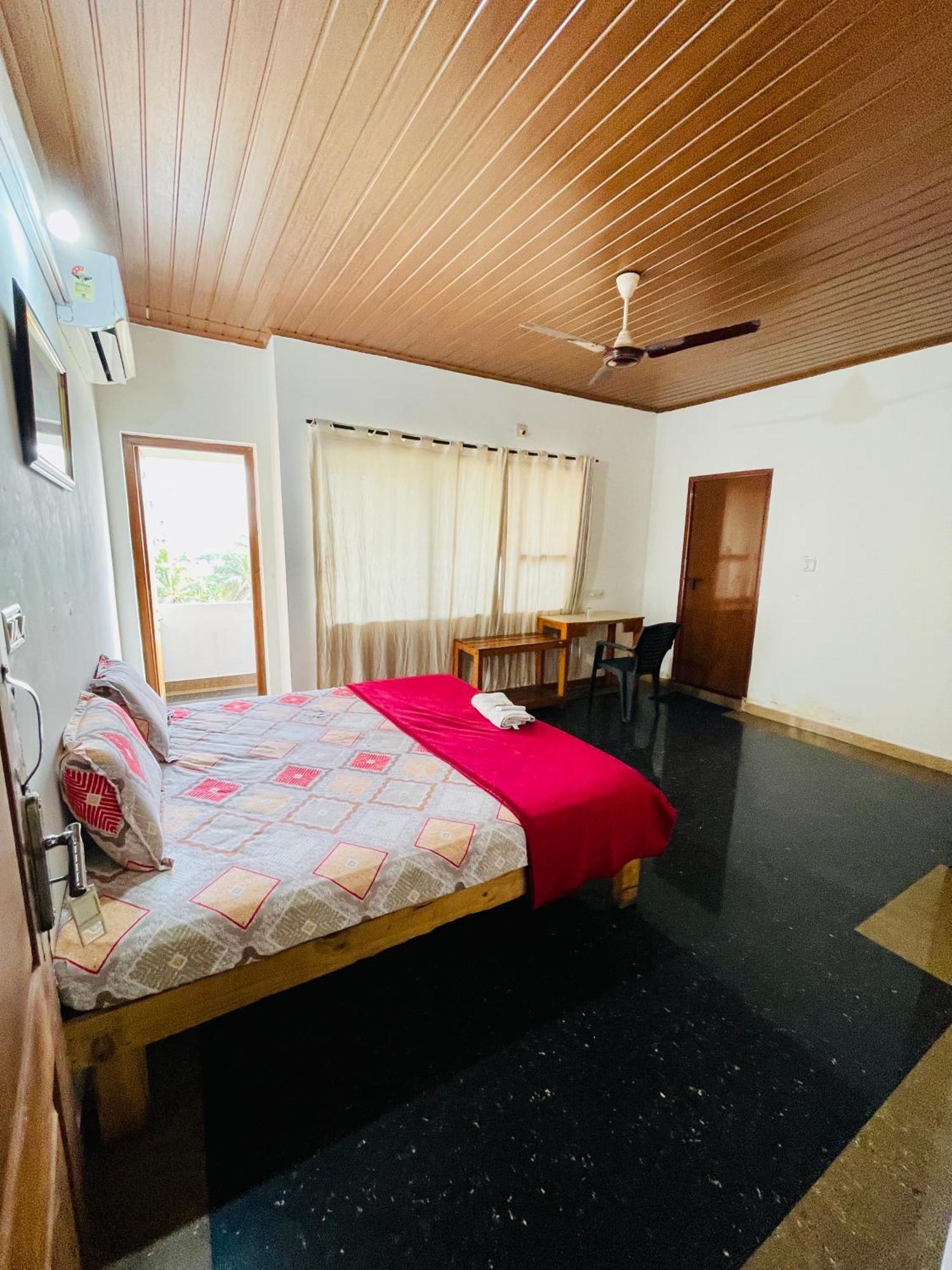 Oval Retreat Palace Hotel Kochi