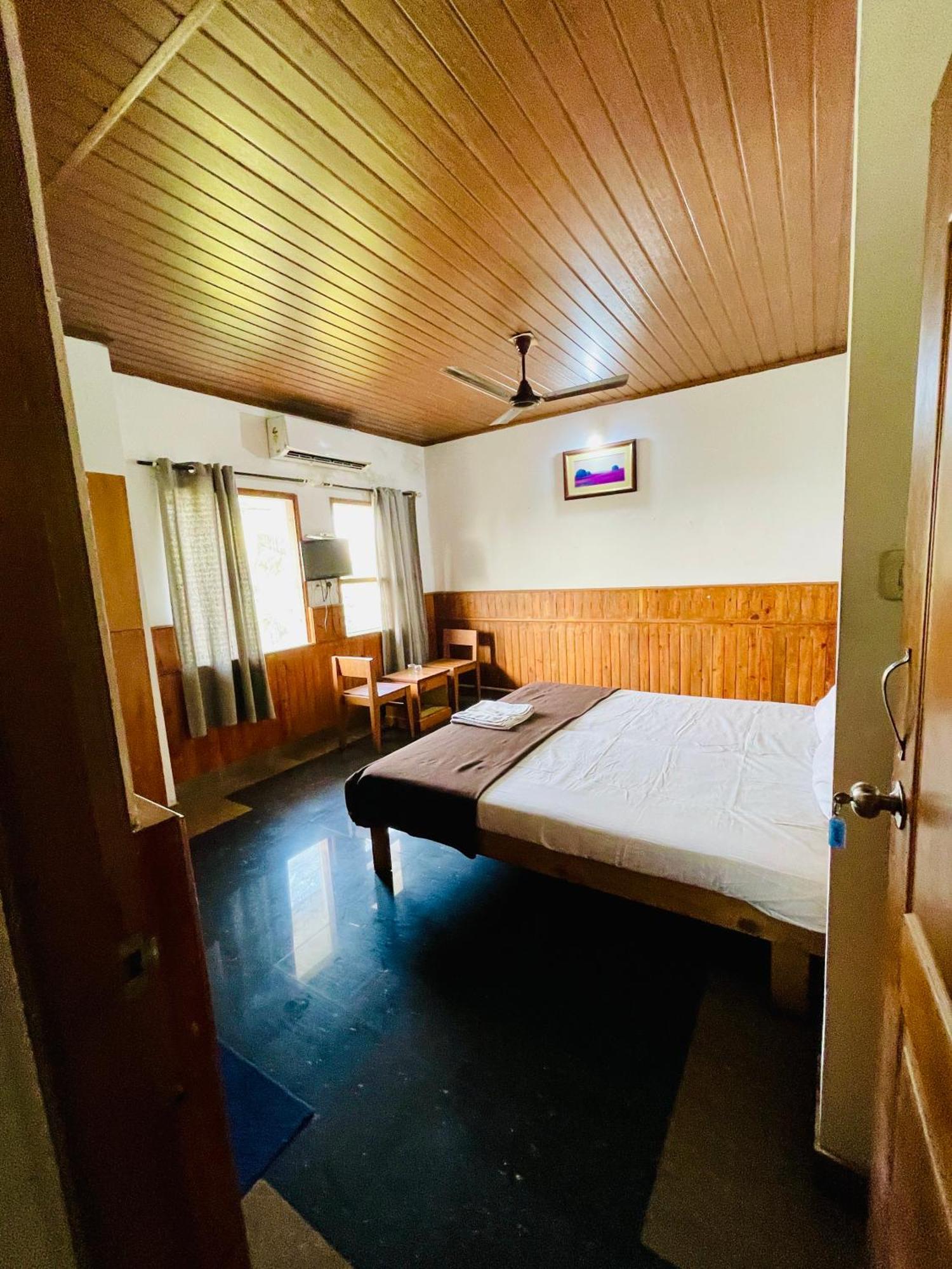 Hotel Oval Retreat Palace *