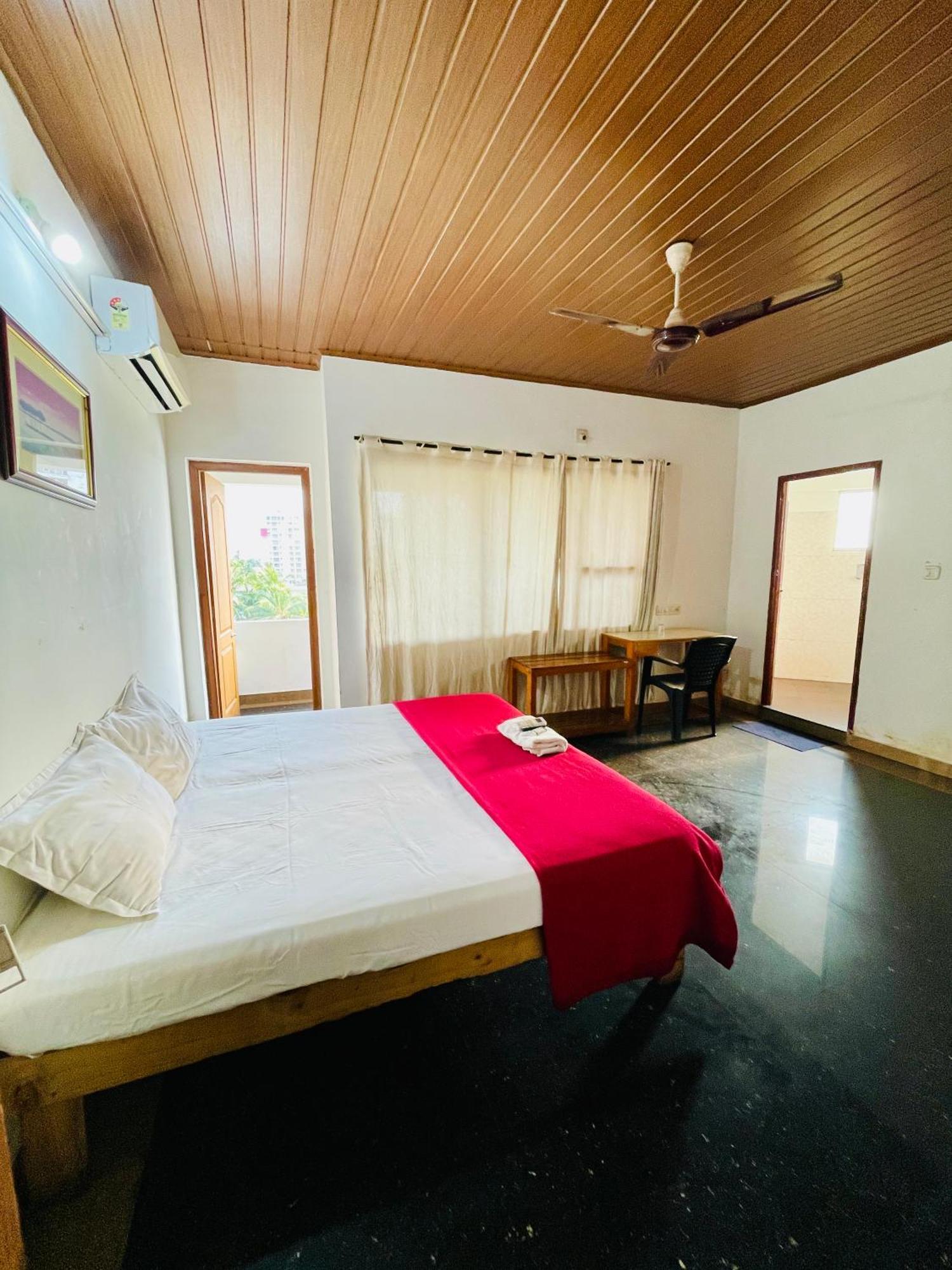 Oval Retreat Palace Hotel Kochi